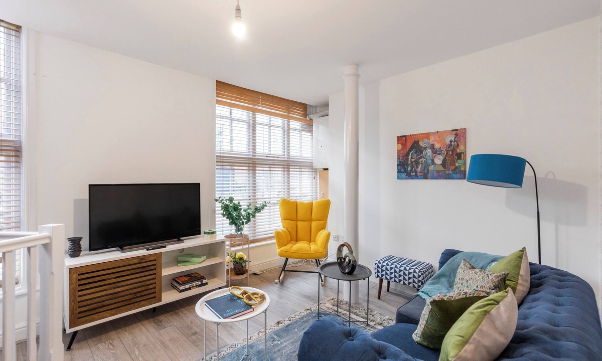 Canonbury Apartment | Amazingly Beautiful 3 BR Flat For Large Groups