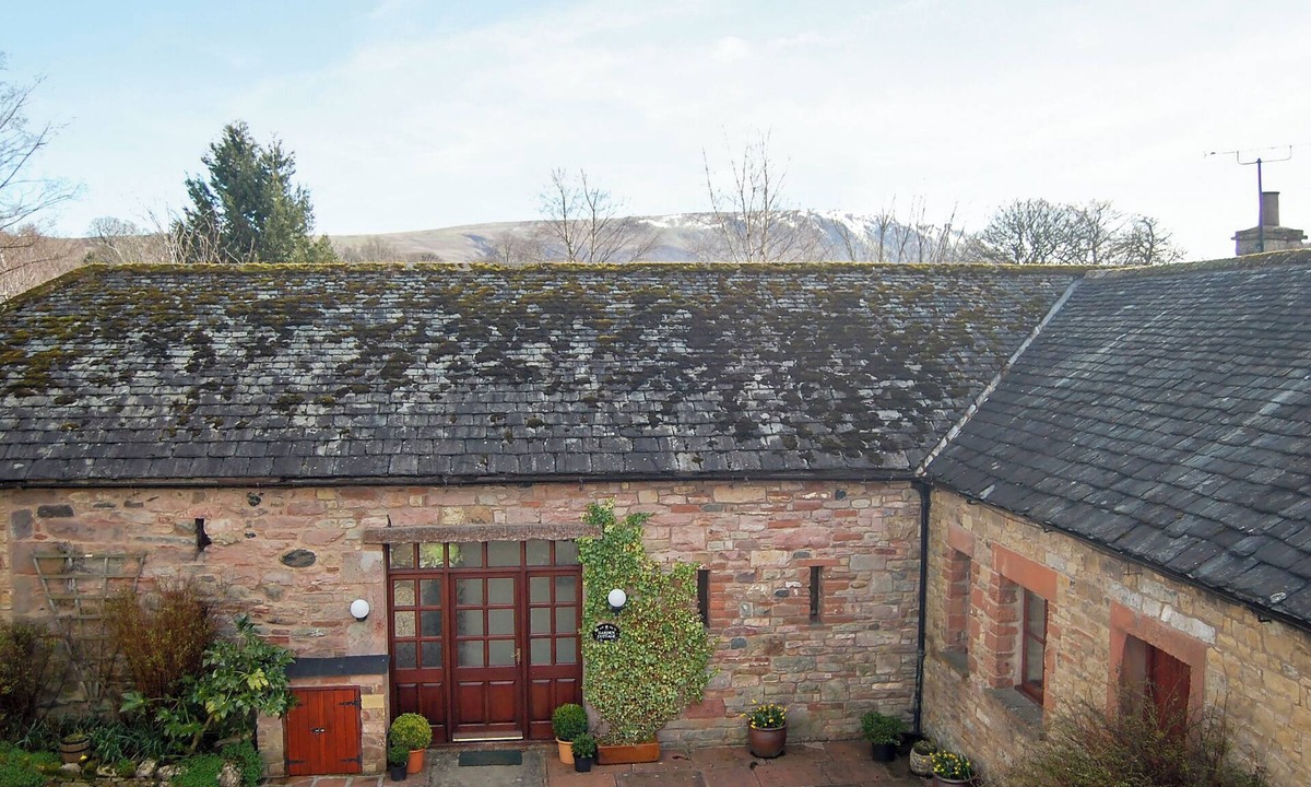 Pooley Bridge Cottage | An attractive and spacious cottage close to the River Eamont.