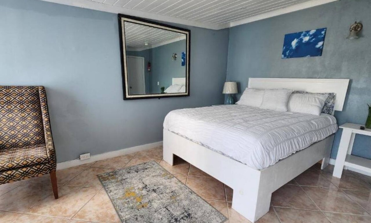 Rolle Town Cabin | Andros Waterside Retreat One BedroomSuite