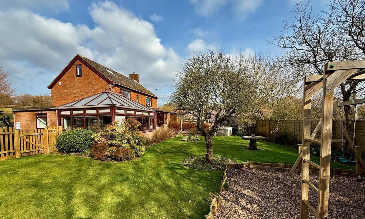 Godshill Other | Arniss Farmhouse in the New Forest