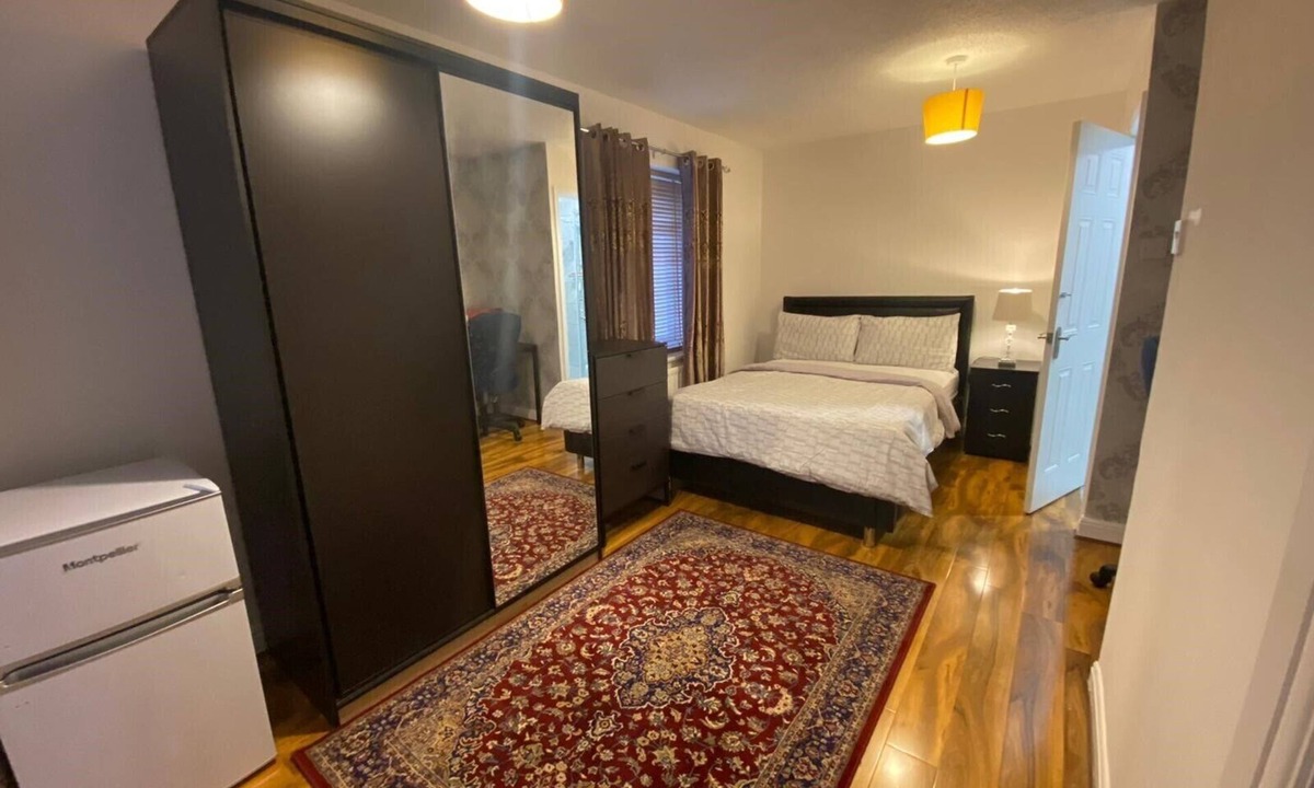 Milton Keynes House | Ashmina Guest House