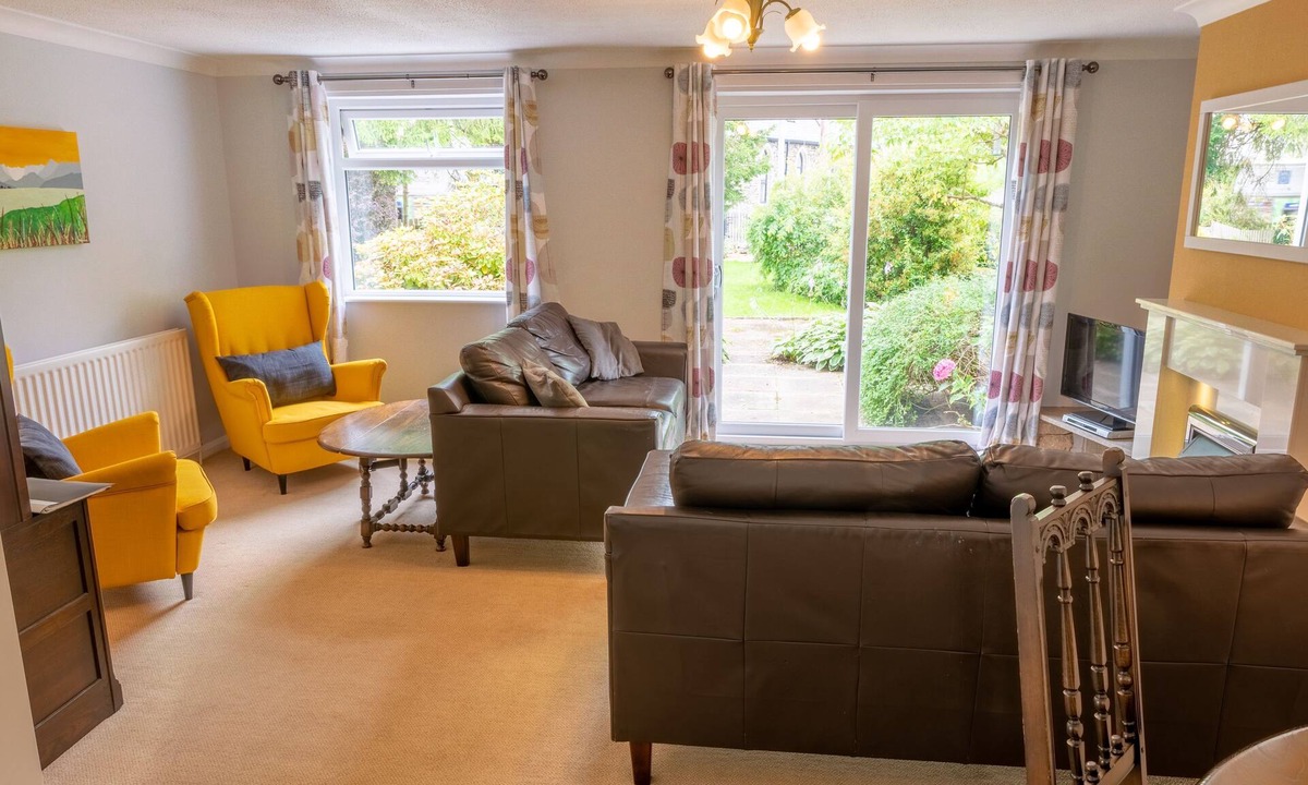 Staveley House | Avondale Bungalow - A cottage that sleeps 4 guests in 2 bedrooms