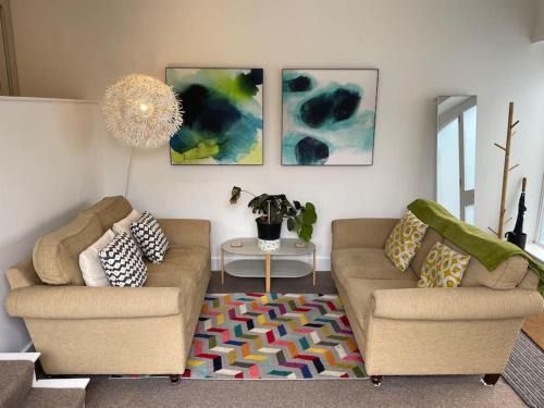 Hatfield Apartment | Barn conversion, Old Hatfield, Herts Just a few minutes walk to Hatfield train station and Hatfield House