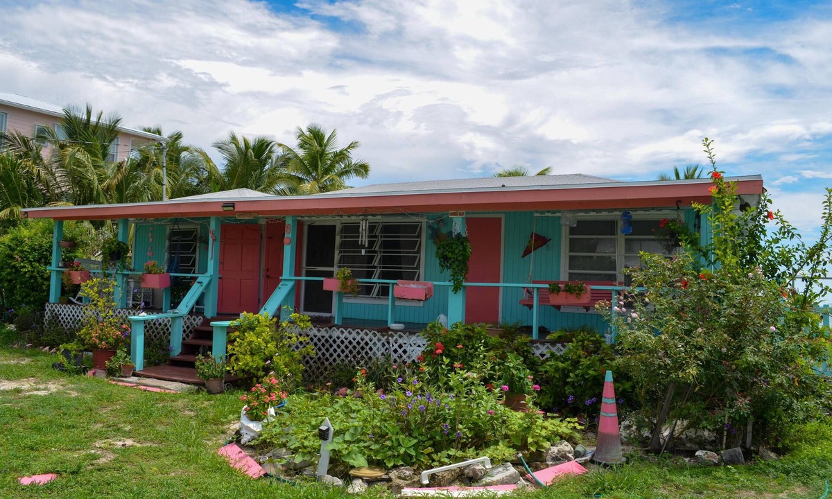 Cherokee House | Bea's Beach Cottage Casuarina Point Abaco