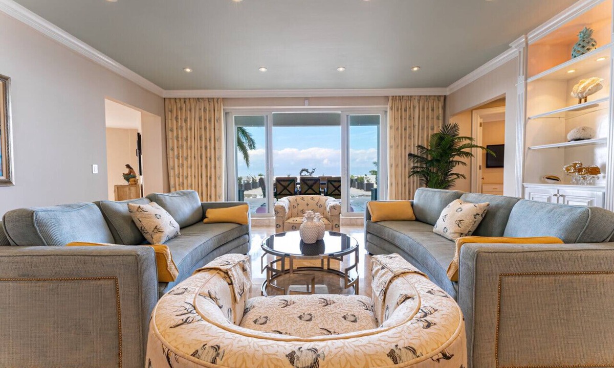 Nassau Apartment | Beachfront 3BR Penthouse w/Terrace Next to BahaMar