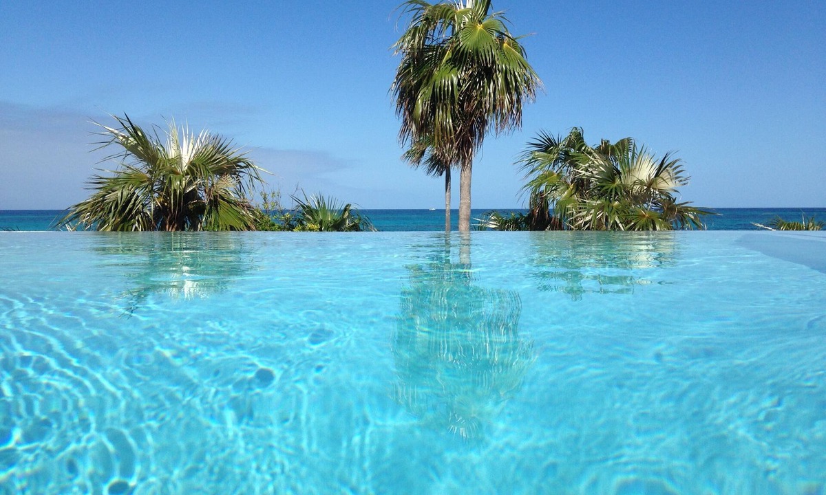 North Palmetto Point House | BEACHFRONT HOME AND POOL, 4BR/4 BATHROOMS