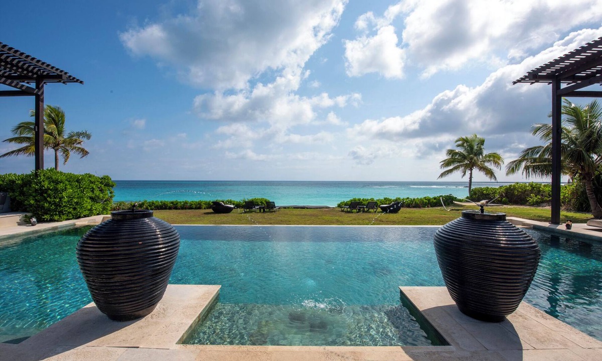 Governor's Harbour House | Beachfront Estate w/Htd Pool, Prime Banks Rd Location. Walk to Tippys!