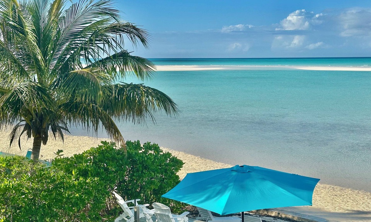 Spanish Wells Apartment | Beachfront large 2/2 on Spanish Wells' northside beach. Sun deck by the water.