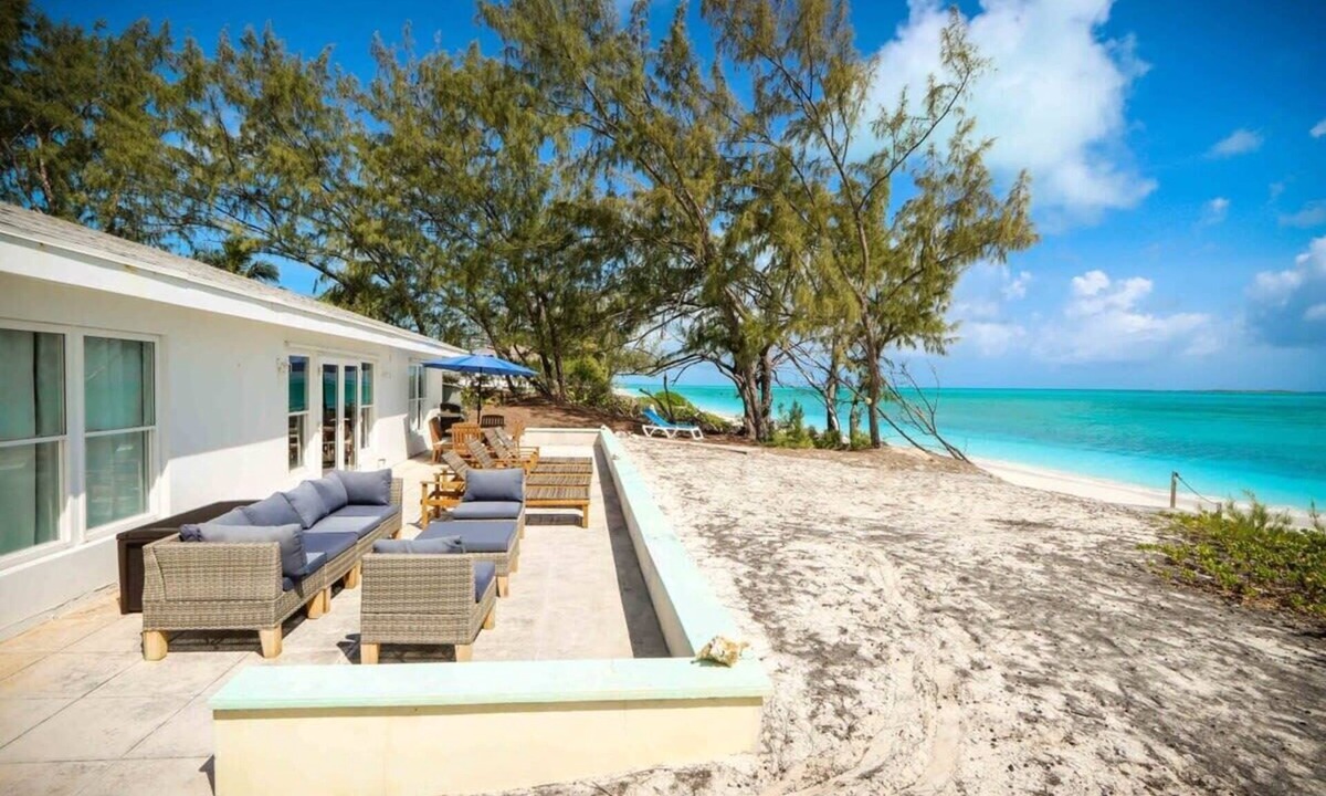 Rokers Point House | Beachfront White Palm Villa - Tar Bay