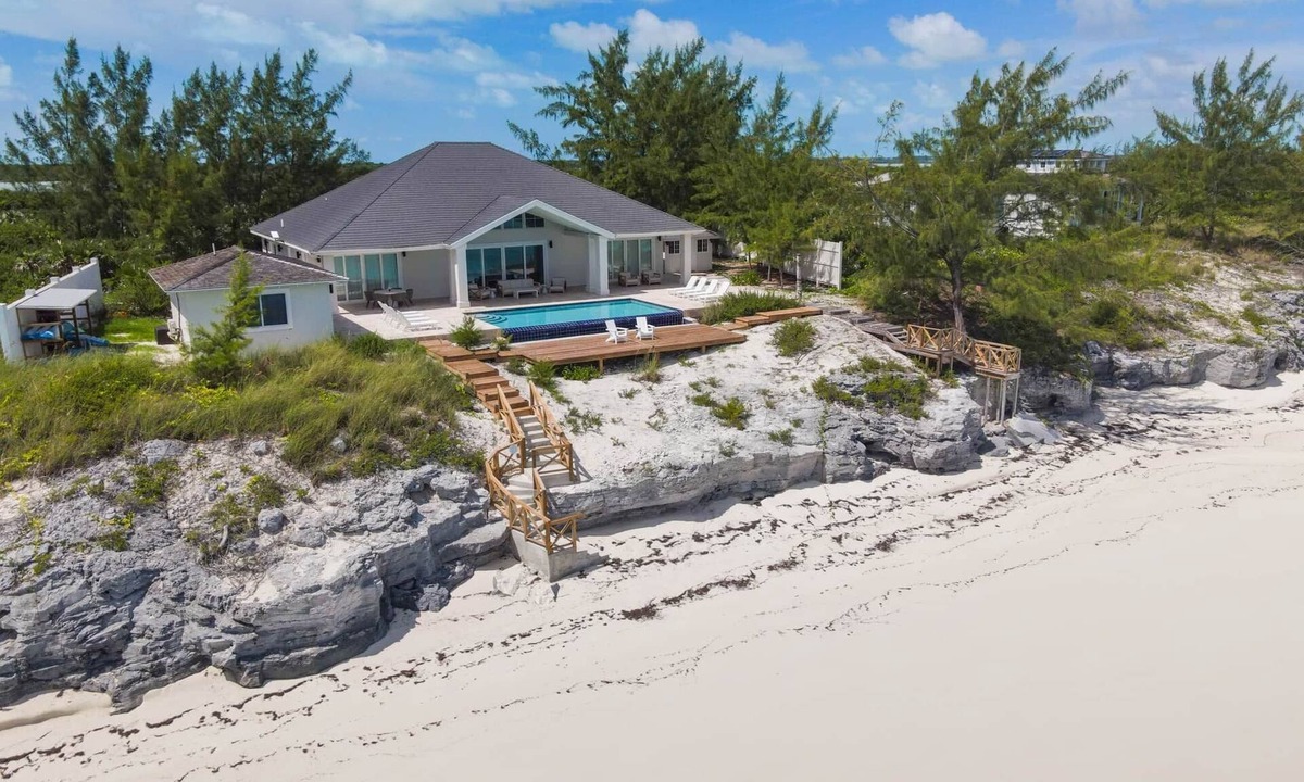 Forbes Hill Villa | Beachwood Villa, Oceanfront near sand flats! Most 5-stars on the island!