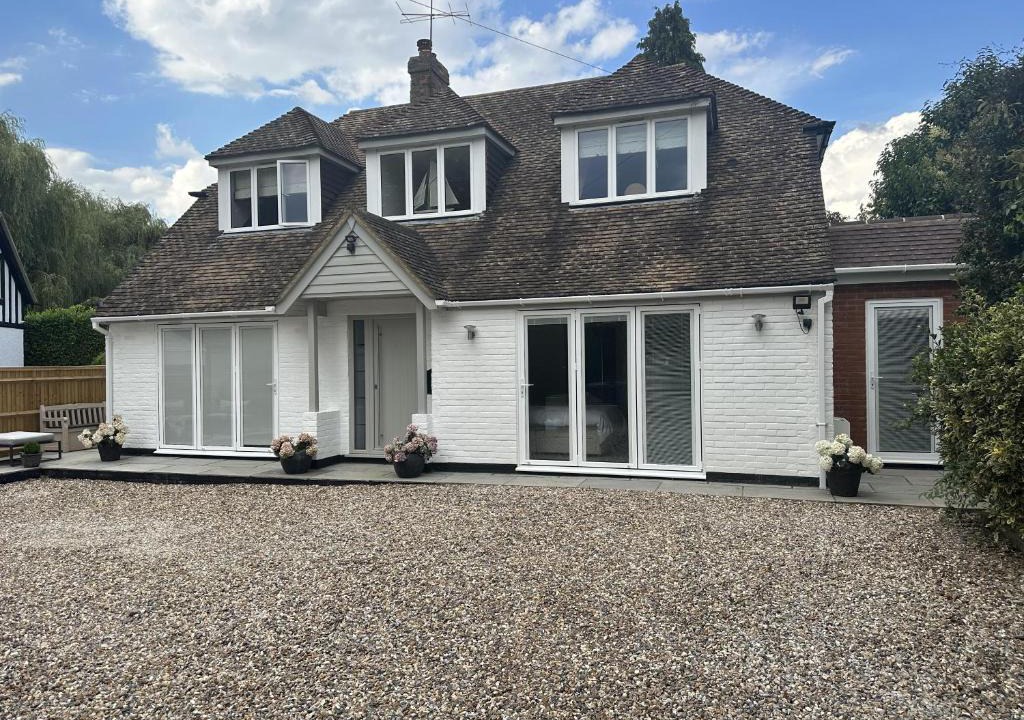 Bourne End Apartment | Beautiful 1-Bed Studio in Bourne end