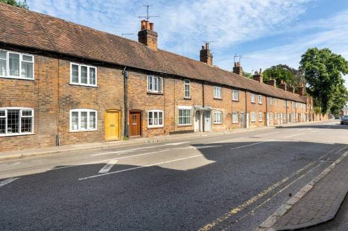 Marlow House | Beautiful 17th Century Cottage