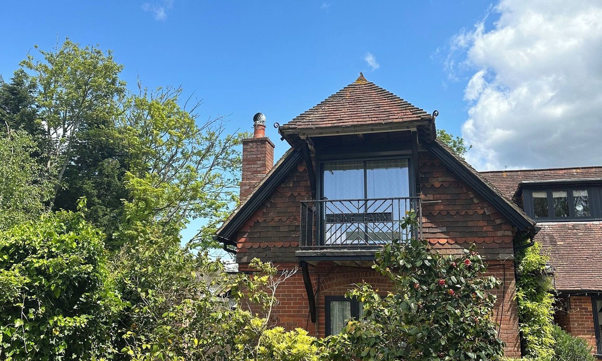 Boldre House | Beautiful 3 bed cottage in Lymington. Perfectly located for Coast and New Forest