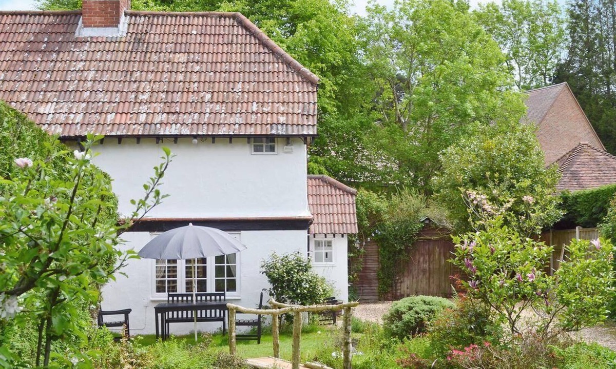 Burley Cottage | Beautiful Country Cottage in Burley - the Heart of the New Forest National Park