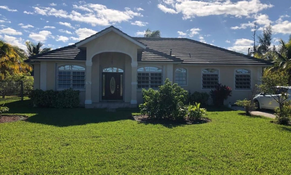 Freeport House | Beautiful family vacation home in the Bahamas.