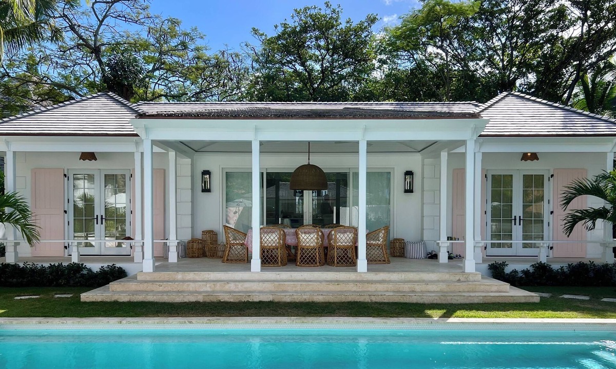 Dunmore Town House | Beautiful Historic Property with pool, minutes to Pink Sand Beach