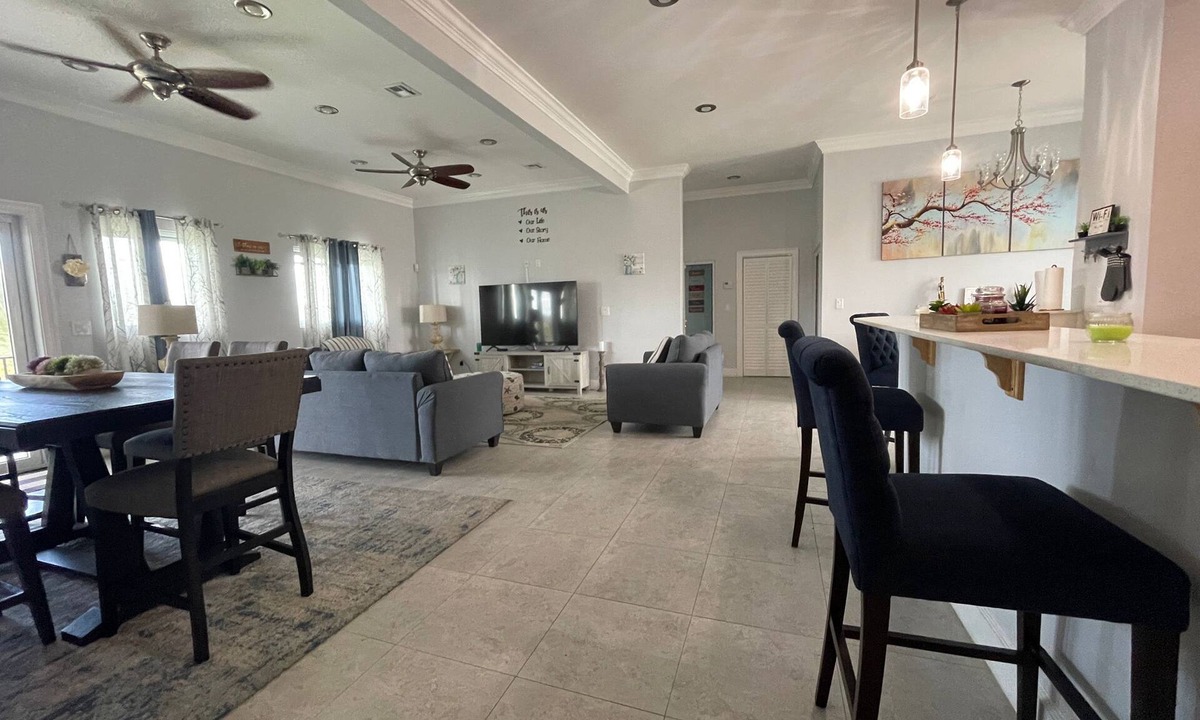 Greening Glade Villa | Beautiful Villa in Lucaya, Freeport Bahamas