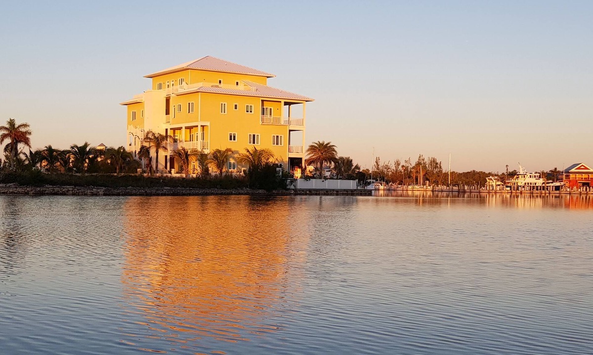 Bell Channel Bay Condo | Beautiful Waterfront Condo With Panoramic Waterway Views
