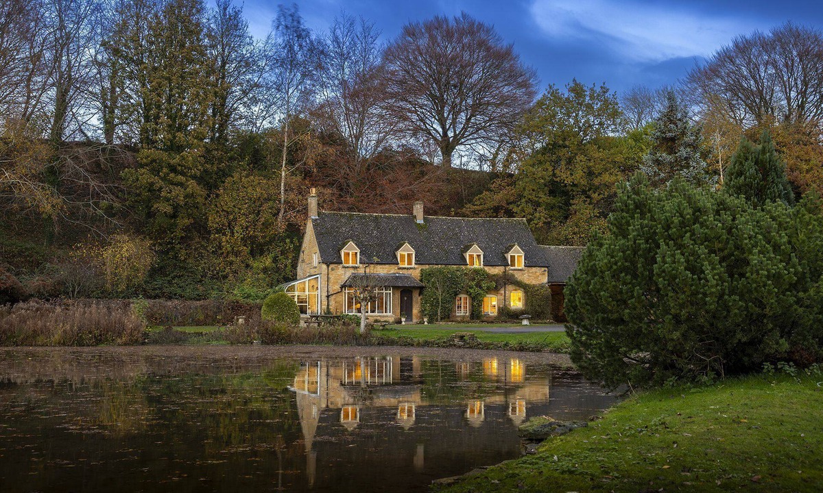 Longborough Cottage | Beautifully presented dog friendly three bedroom - Brewery Cottage