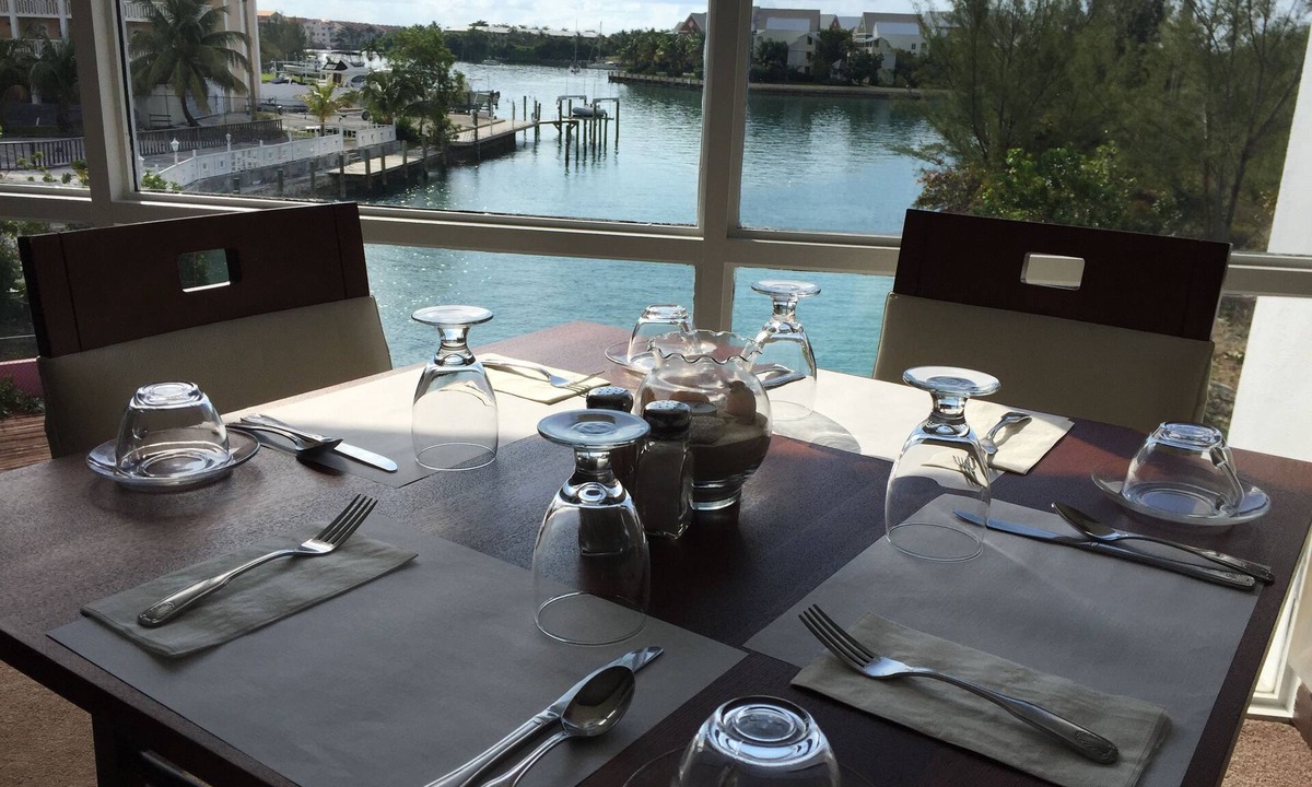 Lucaya Hotel | Bell Channel Inn Hotel