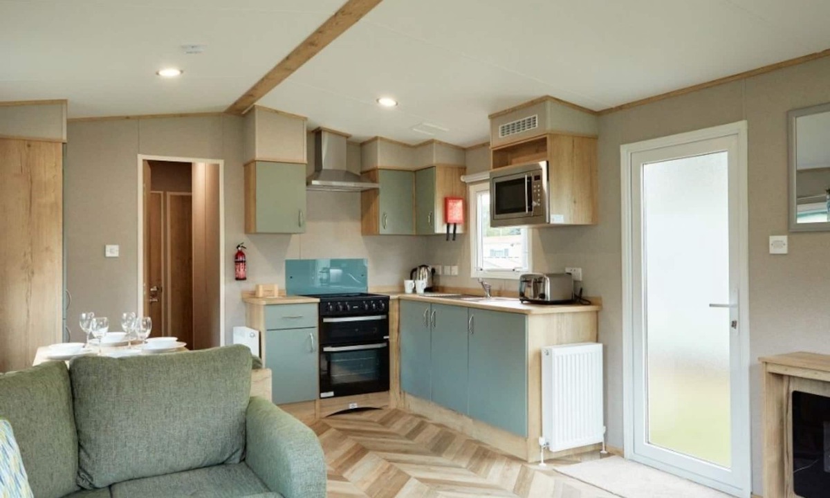 Great Houghton Ski Chalet | Billing Aquadrome Silver 3 Bed Caravan SF15
