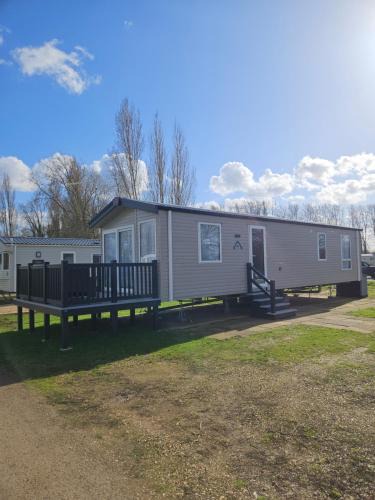 Great Houghton Resort | Billing Aquadrome Holiday Park with Fishing Lakes