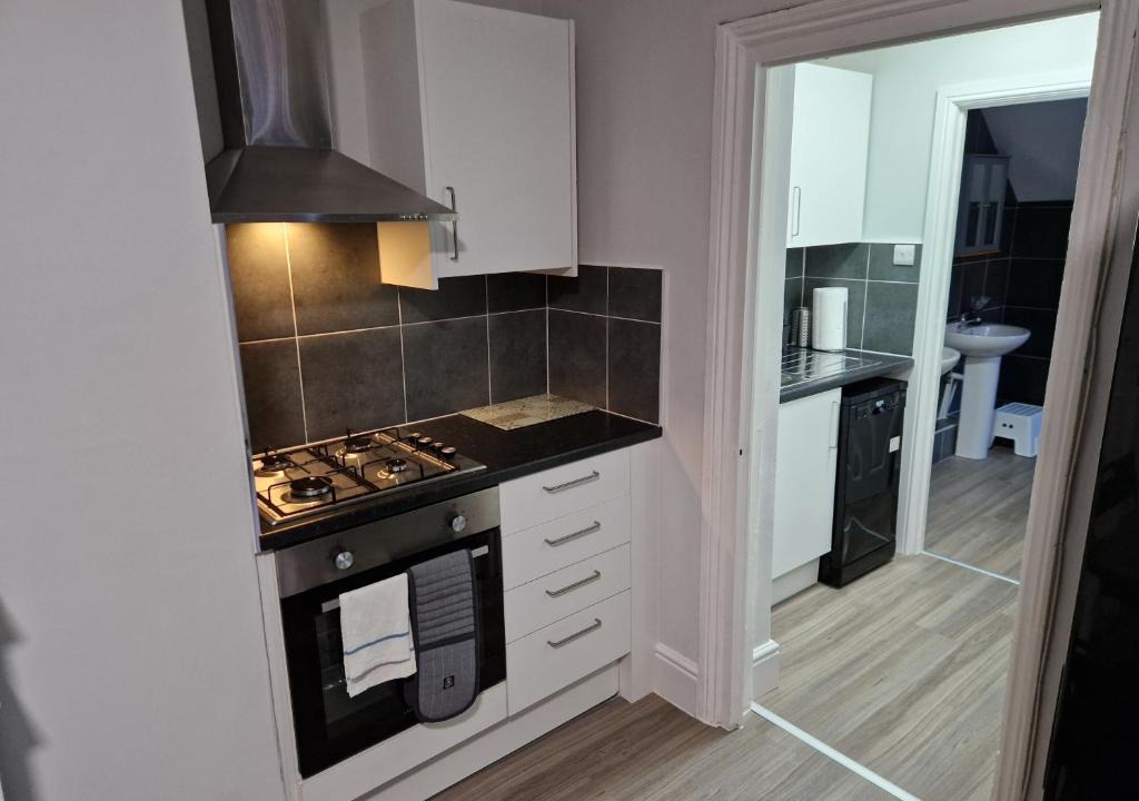 Birtley Apartment | Birtley's Amethyst, 3 bedroom Apt ,sleeps 6 Guest