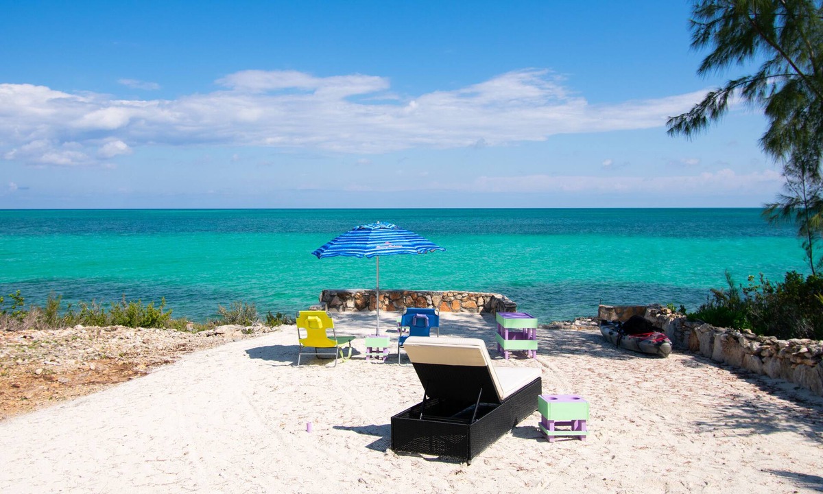 Spanish Wells House | Boo's Bungalow - Family and Dog Friendly Waterfront, NOT BEACHFRONT, Cottage