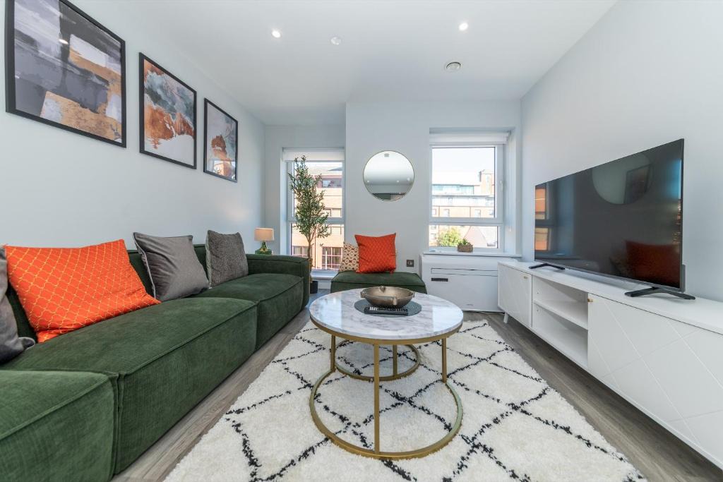 Reading City Centre Apartment | Brand New Flat with AC 5-Min Walk to Town Centre - Pass the Keys