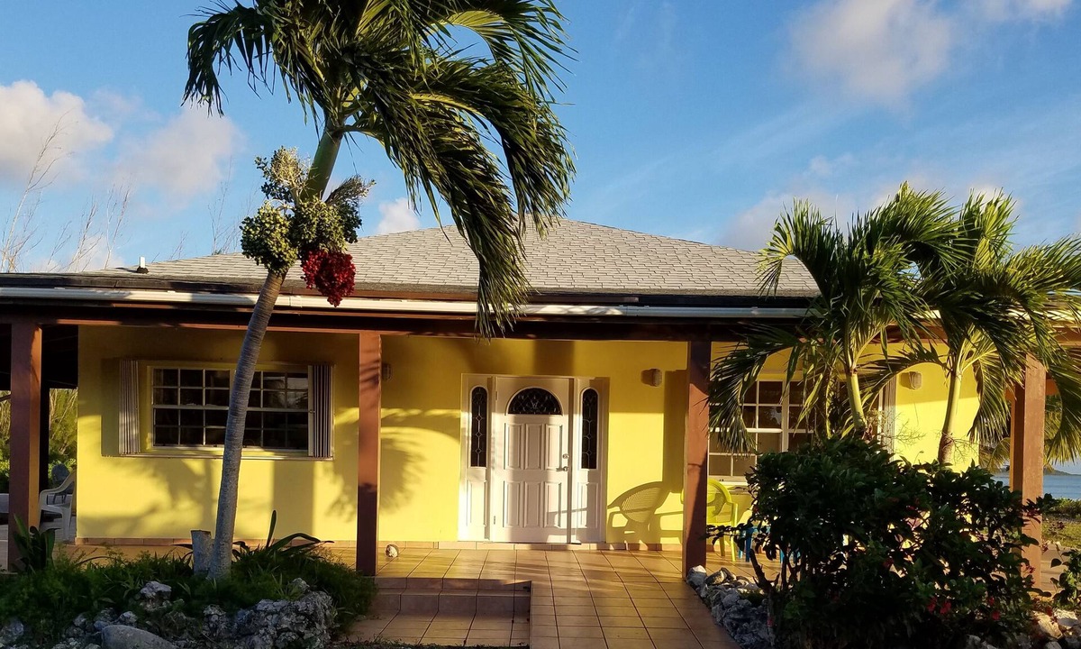 Cartwright House | Breathtaking oceanfront sunsets! Bonefishing oasis! 10 mins to Deans Blue Hole!