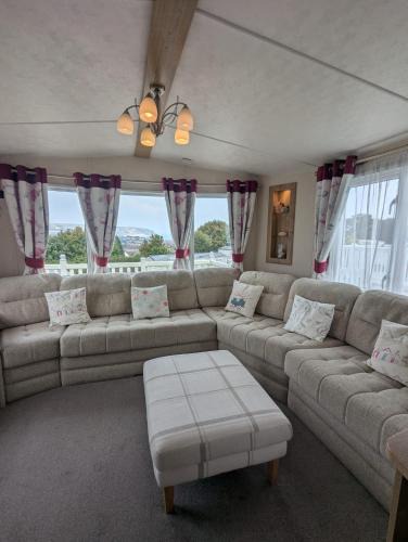Swanage Resort | BRIGHT and COMFORTABLE HOLIDAY HOME SWANAGE PET FREE BAYVIEW HOLIDAY PARK