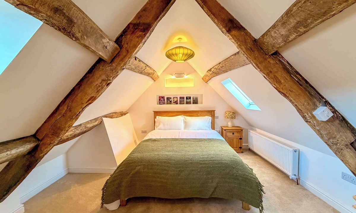 Dursley Cottage | Broadweavers Cottage On Cotswold Way By STAE Homes