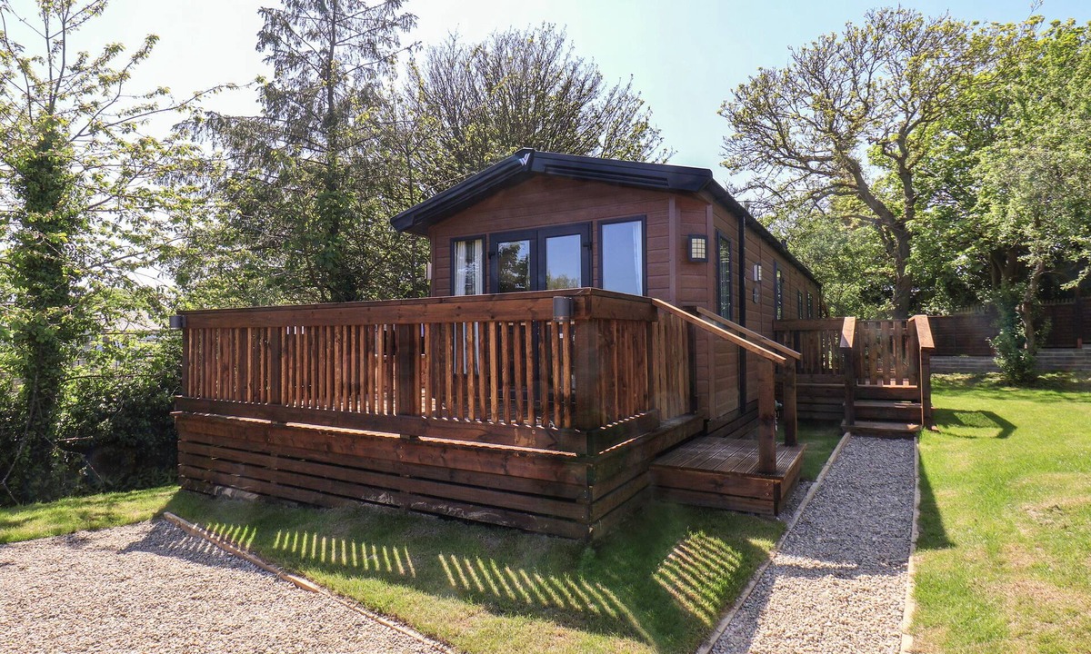 Runswick Bay Cottage | BUTTERCUP LODGE, pet friendly, luxury holiday cottage in Staithes