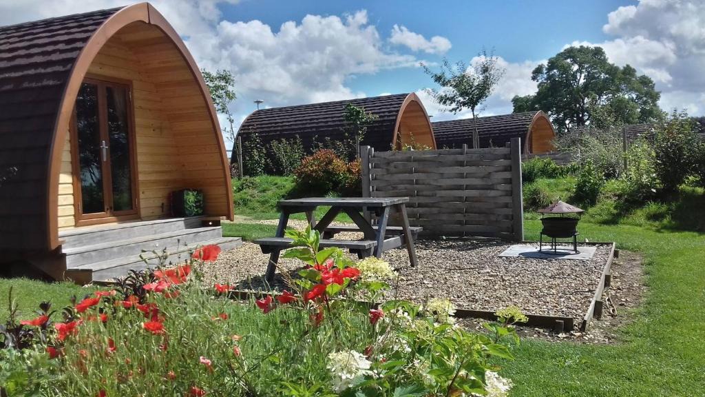 Bourton Other | Buttercup Glamping Pod
