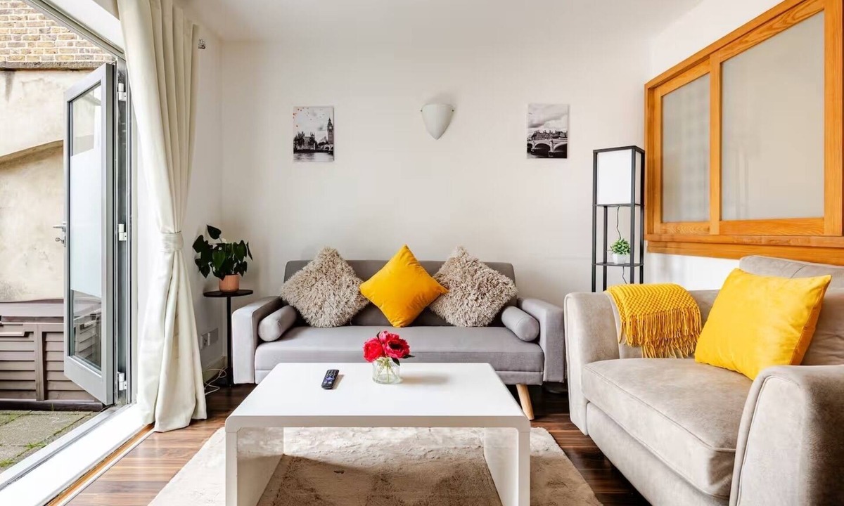 Canary Wharf Apartment | Canary Wharf Gem - Prvt Parking - Fast WiFi - O2 & Excel - Sleeps 4
