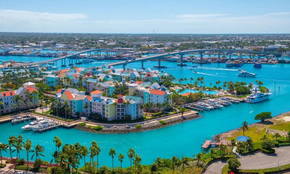 Palm Cay Boat Rental | Caribbean Bliss: Sun-soaked Sailing Adventure from Nassau, Bahamas