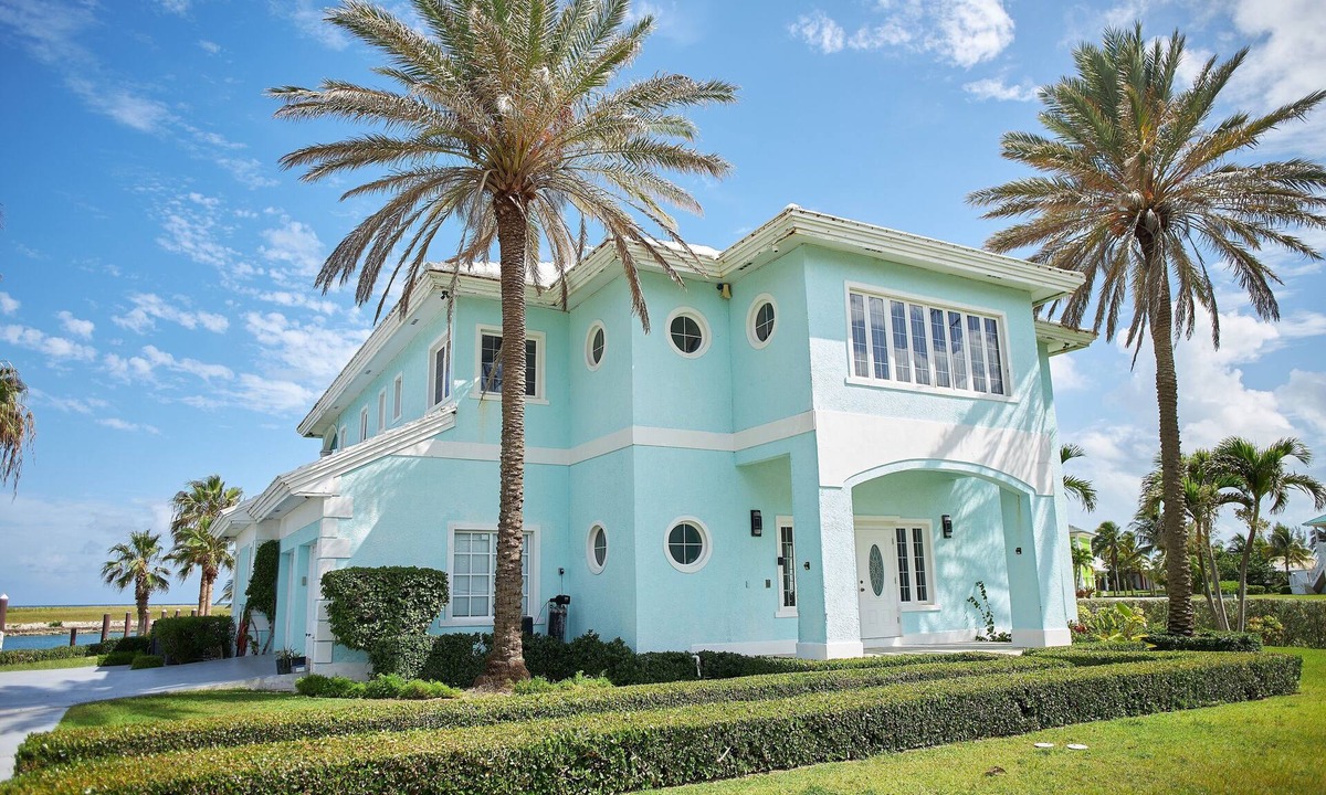 West End Villa | Casa Malaya at Old Bahama Bay - 4 bedroom villa with pool, hot tub & boat dock