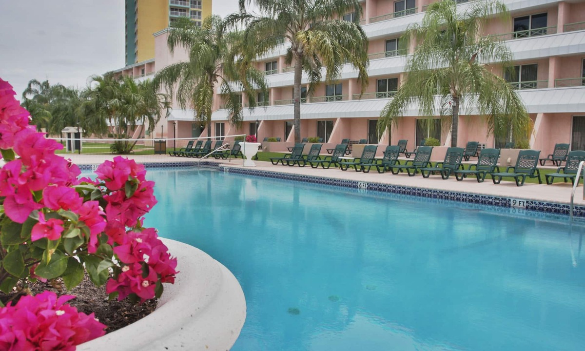 Downtown Hotel | CASTAWAYS RESORT,GRAND BAHAMA, BAHAMAS. Home Away from Home