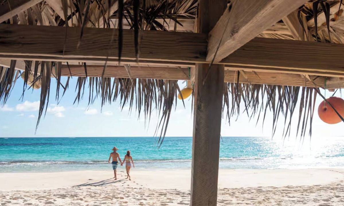 Governor's Harbour House | Cayo Loco Villa 1 Pink Sand Beachfront House for 2