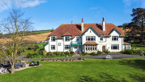 Old Cleeve House | Cedar Grange