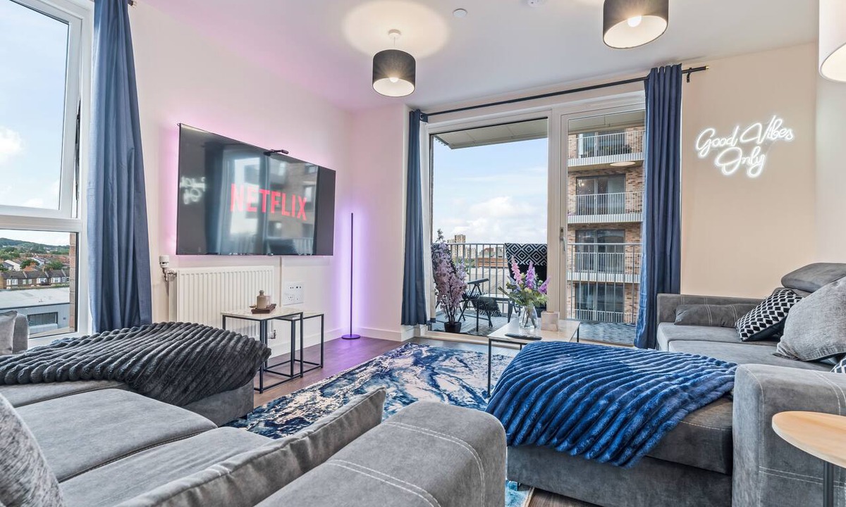 Marlborough Apartment | Central Harrow Balcony Sleeps 6 10 Mins To Wembley