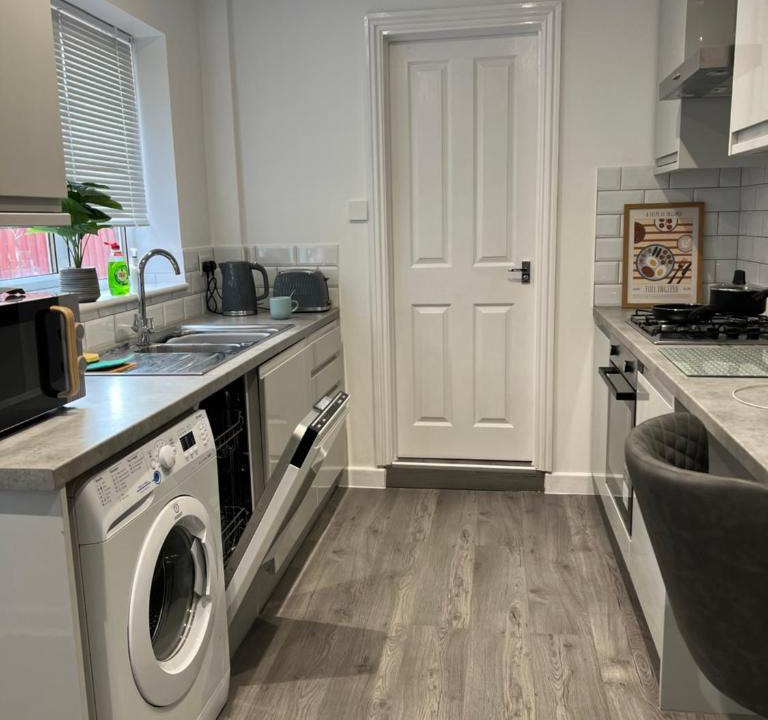 Kettering Apartment | Central Kettering Apartment by SJP Ideal for up to 3 Guests