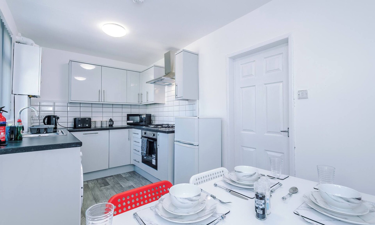 Skipton House | "Central Skipton Townhouse Sleeps 10 Walk to Everything Free Parking