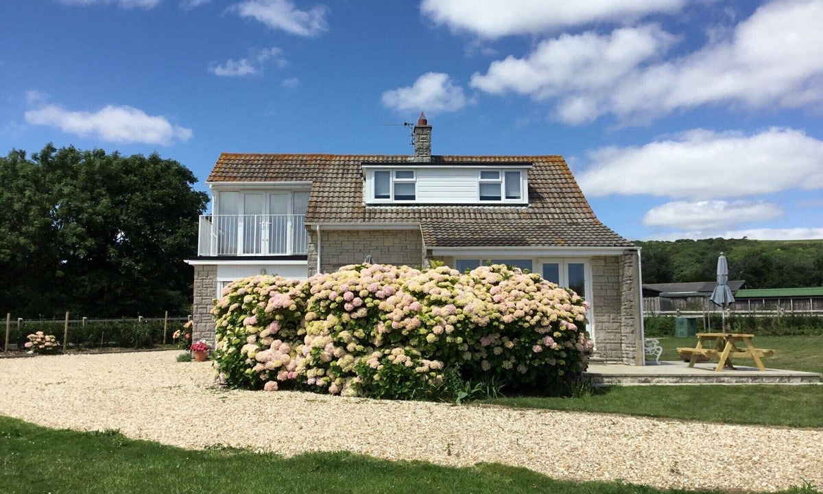 Osmington Cottage | Characterful Seaside Family Cottage in Ringstead, Dorset