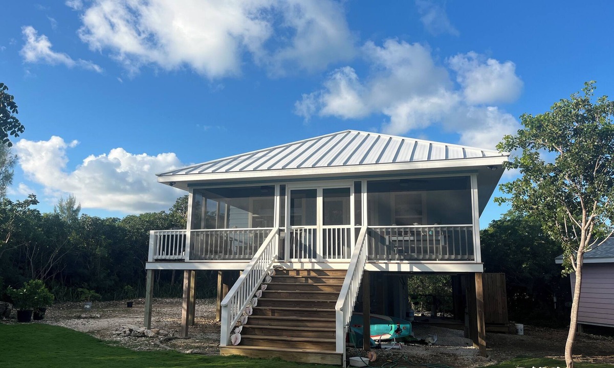 Green Turtle Cay Cottage | Charming 2-bedroom cottage in Green Turtle Cay across the street from Coco Bay