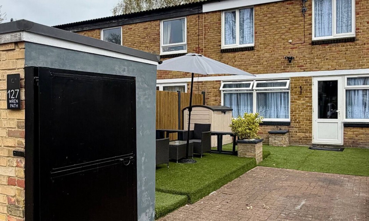Greenwich House | Charming 2 Bedroom luxurious Home in Thamesmead south east London
