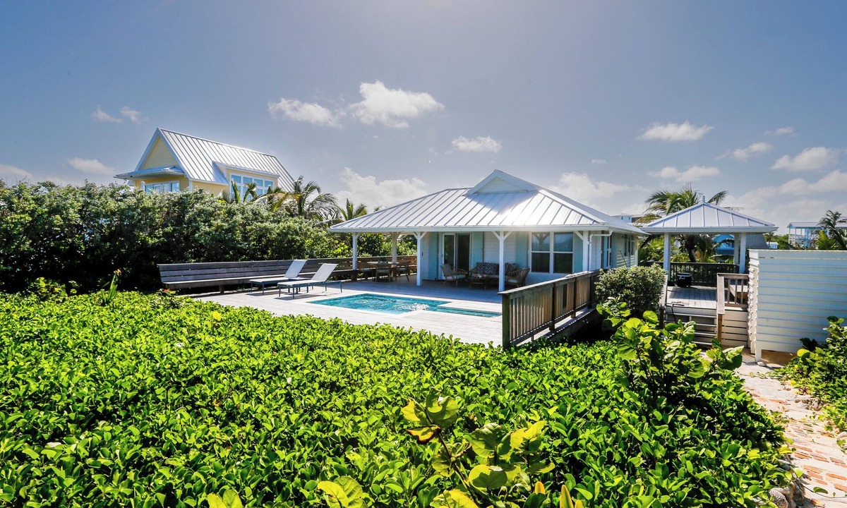 Hope Town Cottage | Charming 2-bedroom beachside cottage with plunge pool in quaint Elbow Cay