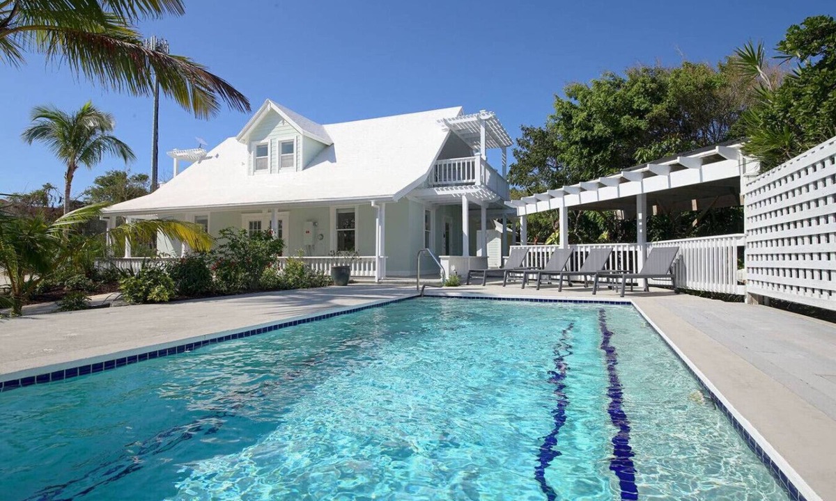 Governor's Harbour House | Charming 2BR Island Cottage with Pool & Generator