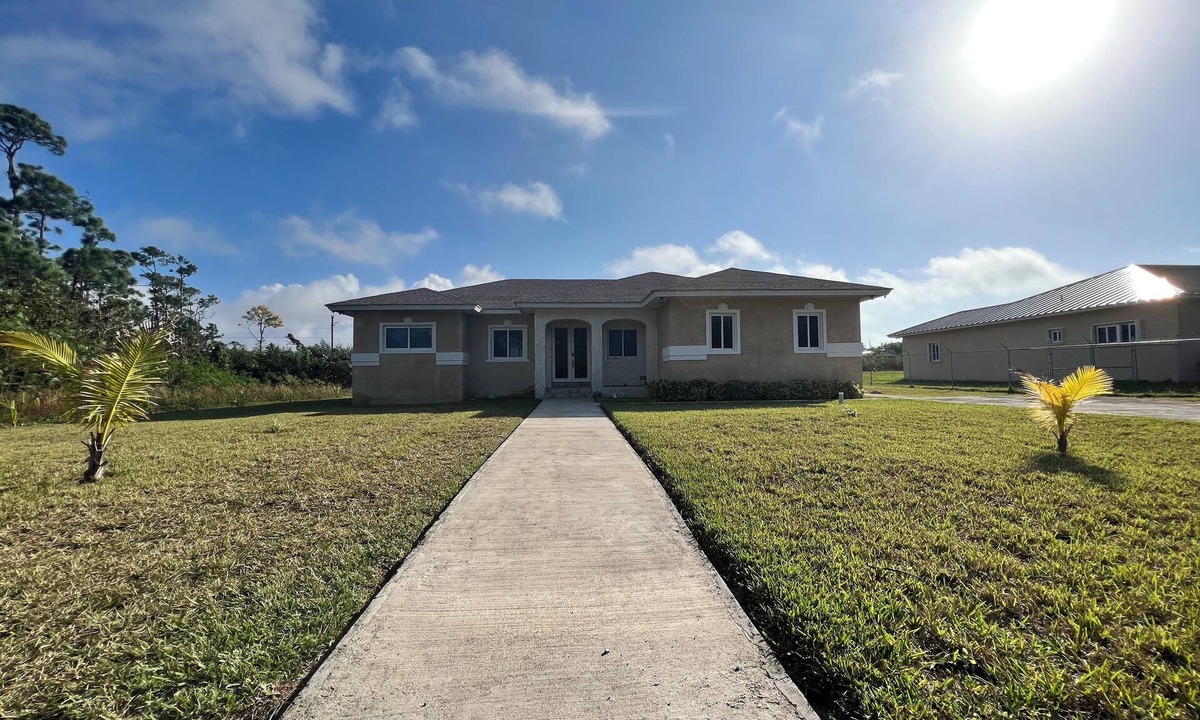 Royal Bahamian Estates House | Charming 3-bedroom house with AC, WiFi in lovely Freeport