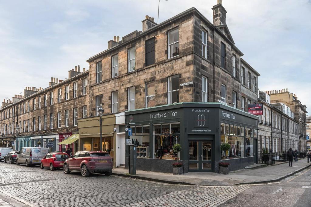 West End Apartment | Charming, Central & Spacious Georgian 3 bed APT